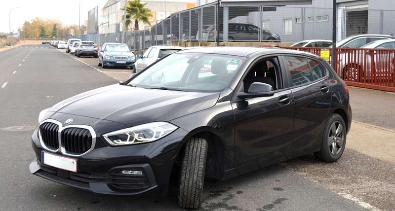 Usado BMW 116 Comfort Edition 116 CV (85 kW) 2021 Negro Utilitario