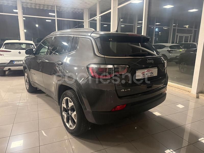 Usado Jeep Compass Limited 140 CV (102 kW) 2018 Gris / plata SUV