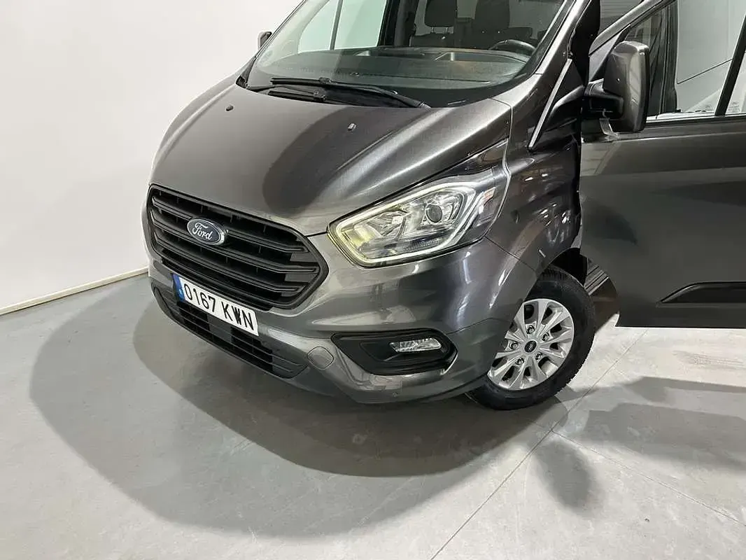 Usado Ford Transit Custom Trend 131 CV (96 kW) 2019 Burdeos Familiar