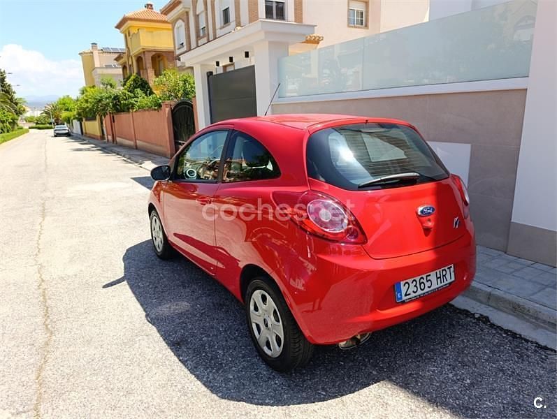 Usado Ford Ka 69 CV (50 kW) 2013 Rojo Utilitario