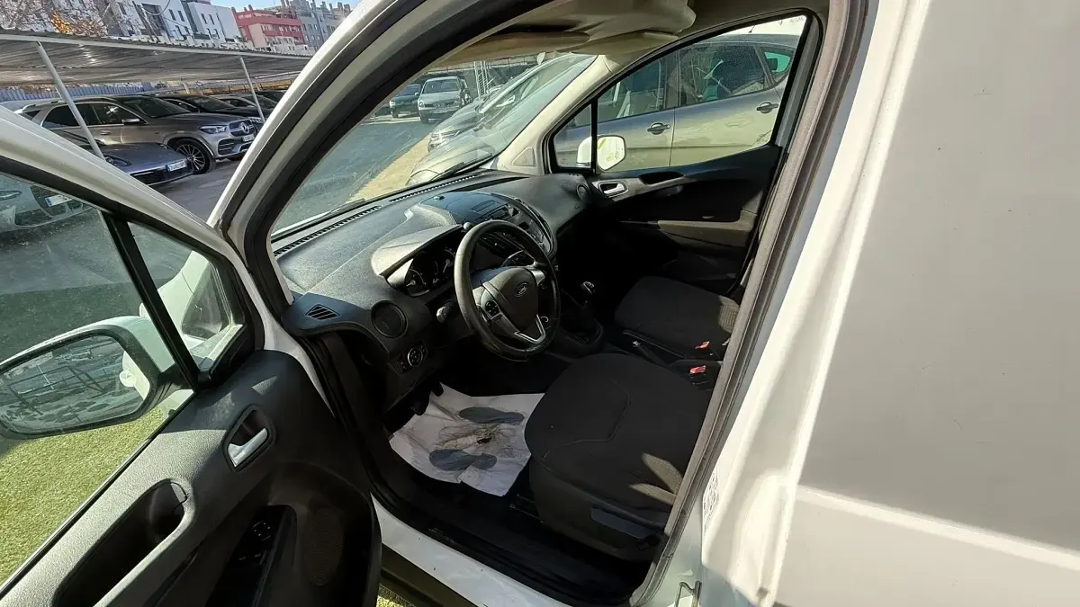 Usado Ford Transit Ambiente 75 CV (55 kW) 2016 Blanco Van