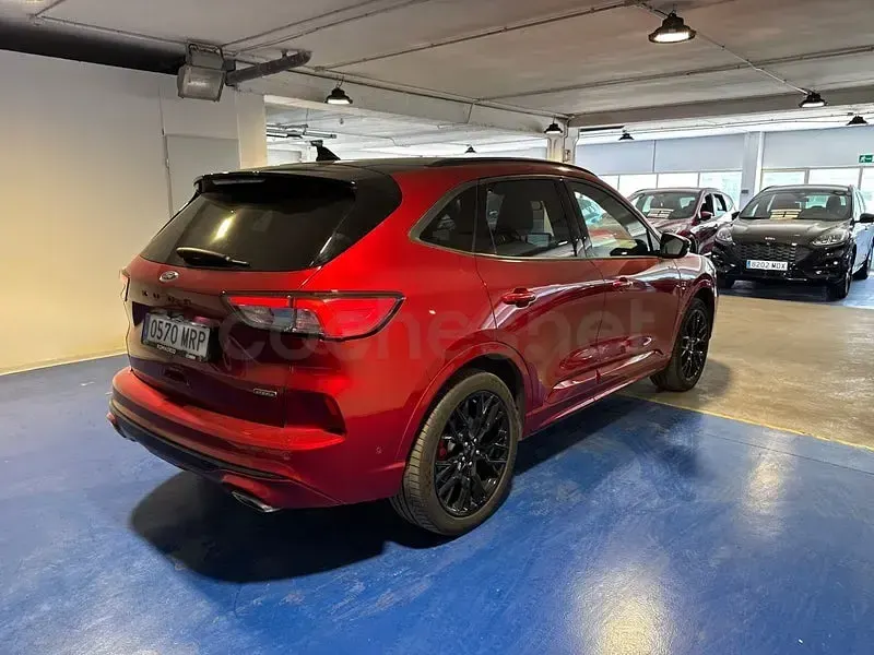 Usado Ford Kuga Active X 243 CV (178 kW) 2024 Granate SUV
