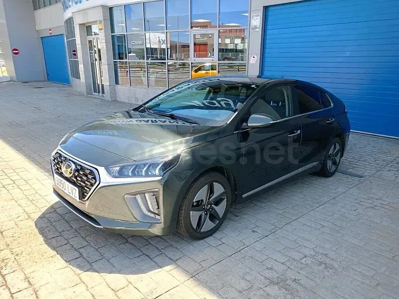 Usado Hyundai Ioniq 141 CV (103 kW) 2022 Gris / plata Utilitario