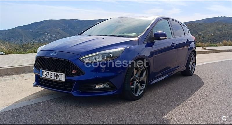 Usado Ford Focus ST 250 CV (183 kW) 2017 Azul Berlina