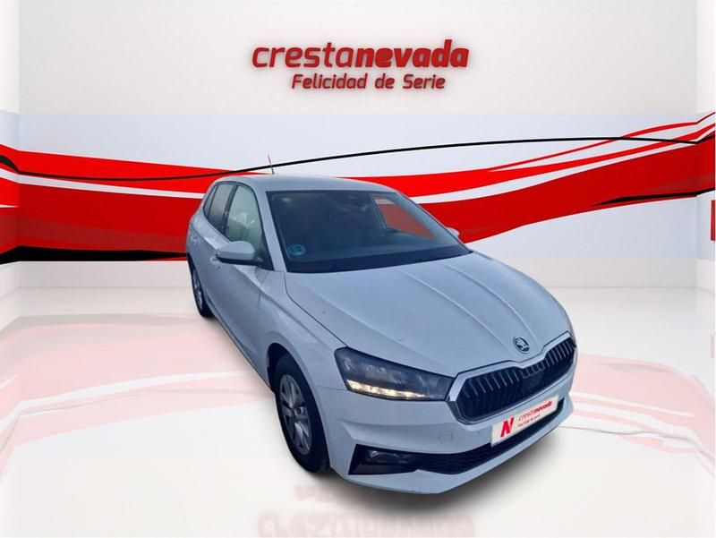 Usado Skoda Fabia Essence 80 CV (58 kW) 2024 Blanco