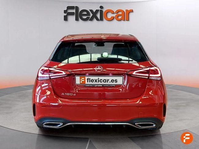 Usado Mercedes A180 AMG 116 CV (85 kW) 2019 Rojo Berlina