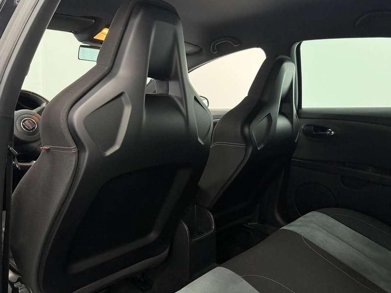 Usado Seat Leon CUPRA 241 CV (177 kW) 2008 Negro Utilitario