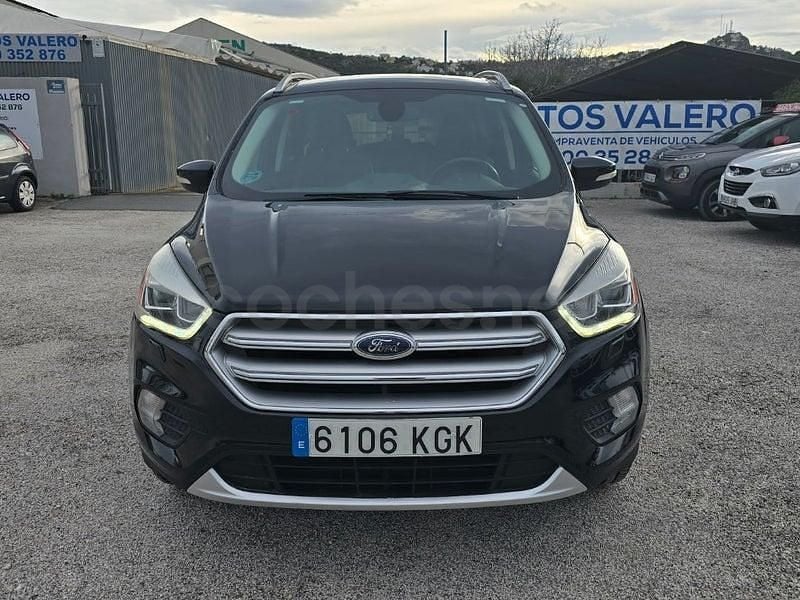 Usado Ford Kuga Titanium 150 HP (110 kW) 2017 Preto SUV