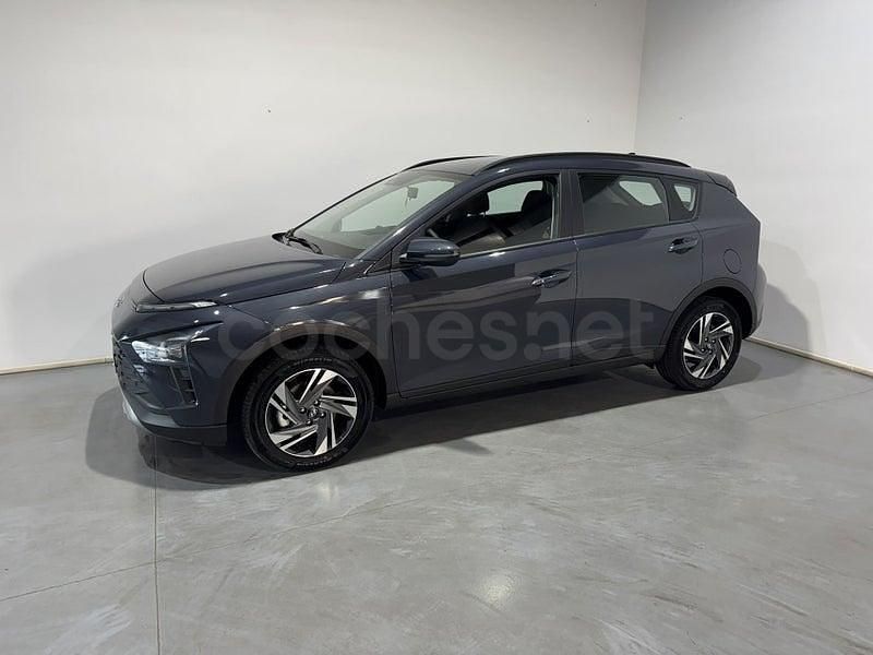 Usado Hyundai Bayon 84 CV (61 kW) 2024 Gris / plata SUV
