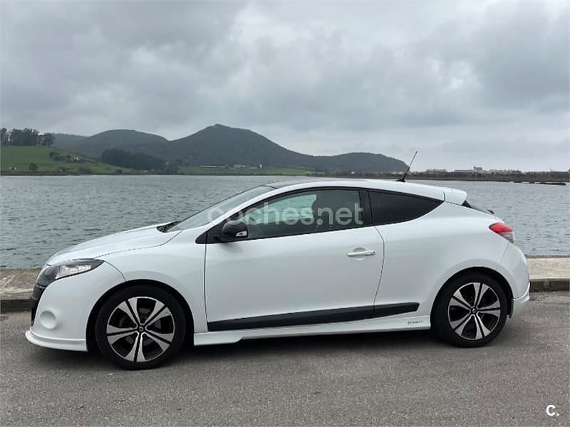 Usado Renault Mégane Dynamique 110 CV (80 kW) 2011 Blanco Berlina