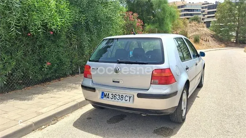 Usado VW Golf IV Conceptline 90 CV (66 kW) 2001 Gris / plata Berlina