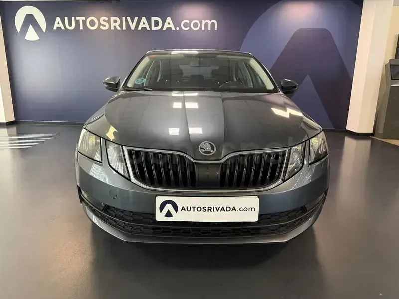 Usado Skoda Octavia Style 115 CV (84 kW) 2019 Gris / plata Berlina