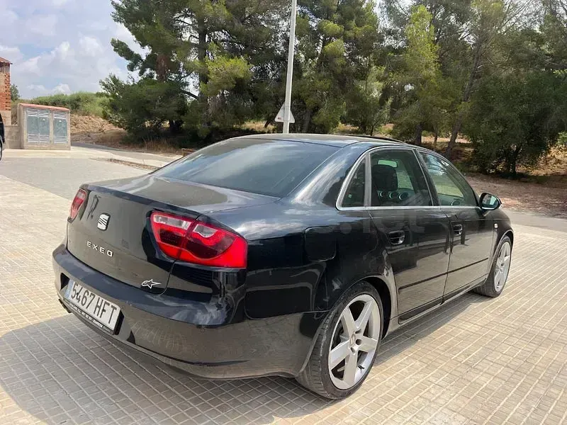 Usado Seat Exeo Sport 170 CV (125 kW) 2012 Negro Berlina
