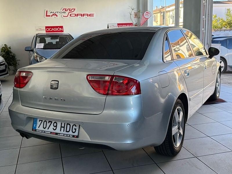 Usado Seat Exeo Style 120 CV (88 kW) 2011 Gris / plata Berlina