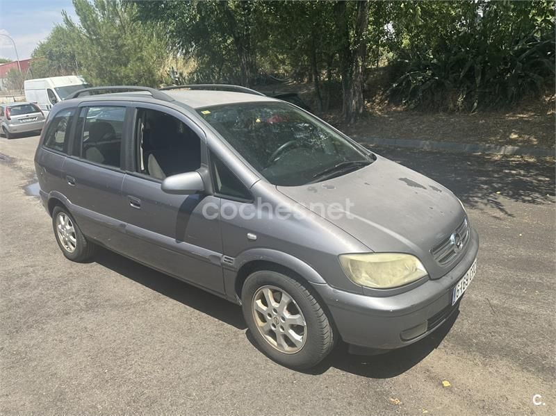 Gris / plata Usado 2004 Opel Zafira Comfort Monovolumen | 999 € (Super precio) - Imagen 1/4