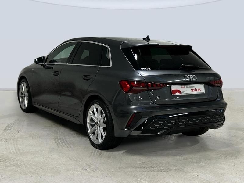 Usado Audi A3 S-Line 150 CV (110 kW) 2025 Gris