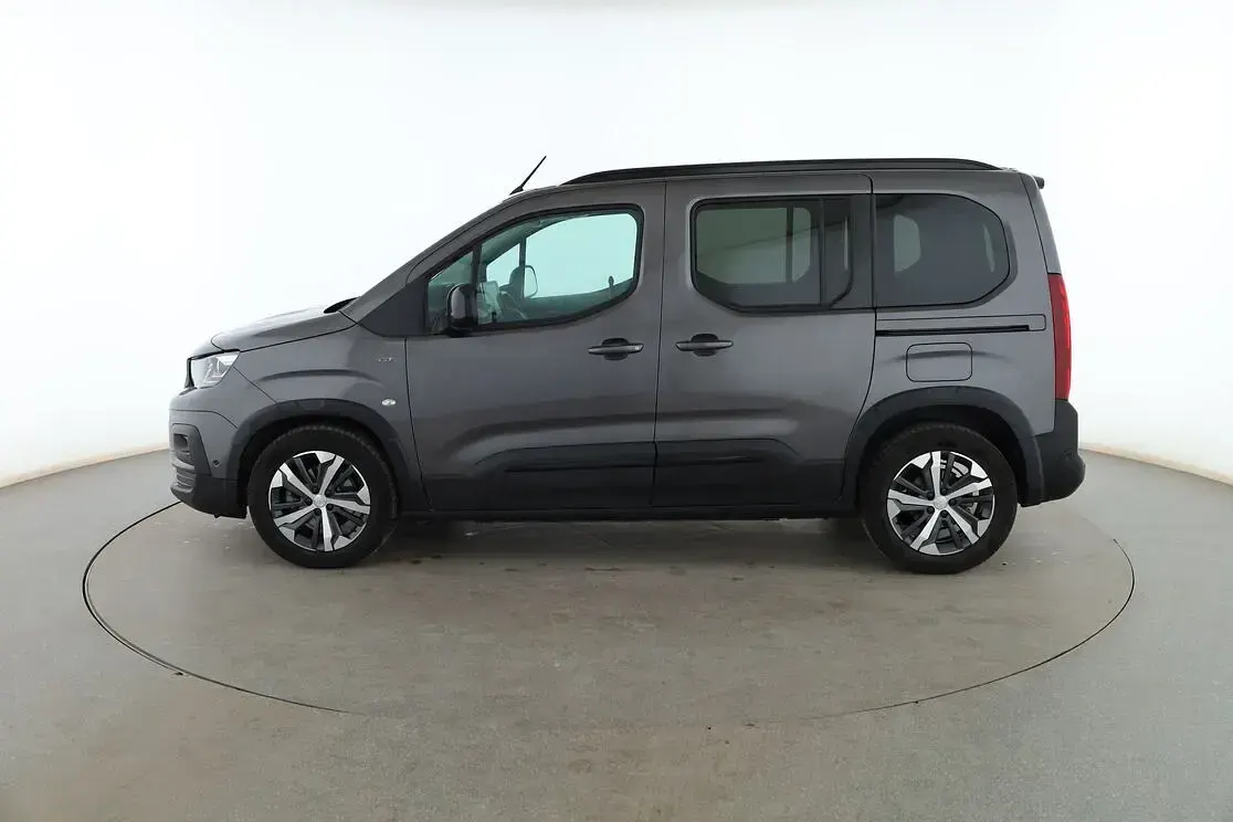 Usado Peugeot e-Rifter GT 100 kW (136 CV) 2023 Gris Monovolumen