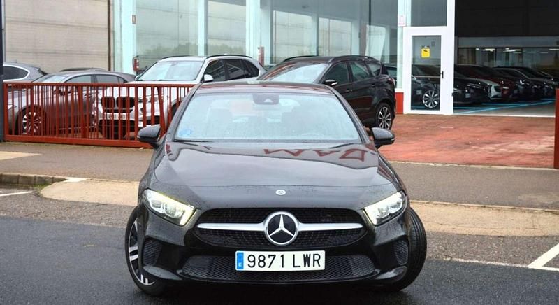 Usado Mercedes A250 218 CV (160 kW) 2022 Negro Utilitario