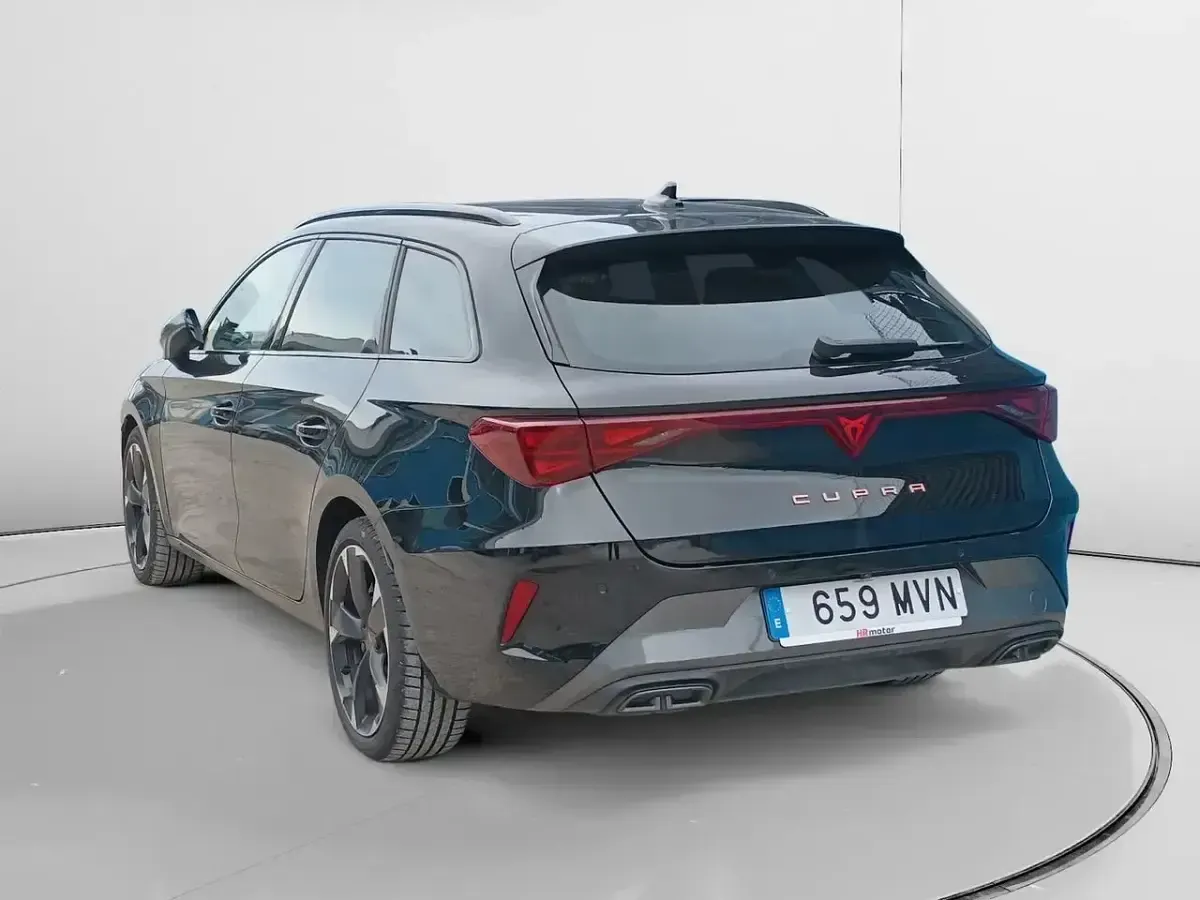Usado Cupra Leon 150 CV (110 kW) 2024 Negro Familiar