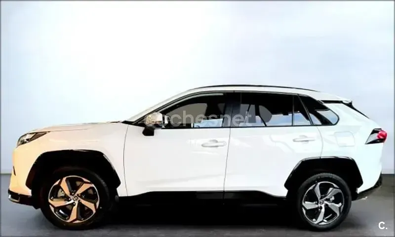 Nuevo Toyota RAV4 Hybrid Plus 306 CV (225 kW) 2026 Gris / plata SUV
