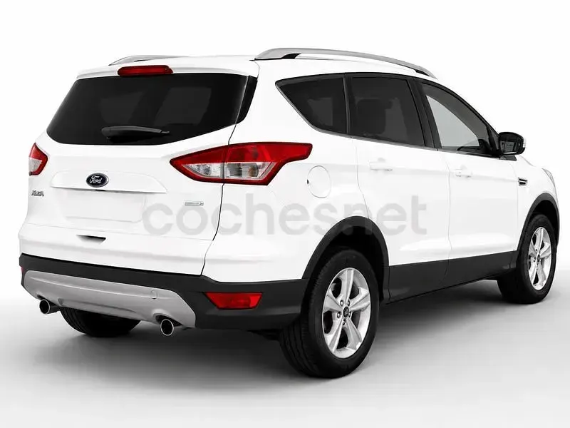 Usado Ford Kuga Trend 150 CV (110 kW) 2016 Blanco SUV