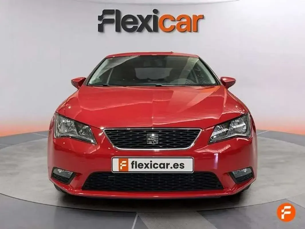 Usado Seat Leon ST Style 110 CV (80 kW) 2017 Rojo Familiar