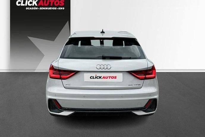 Usado Audi A1 Comfort 95 CV (69 kW) 2024 Rojo SUV