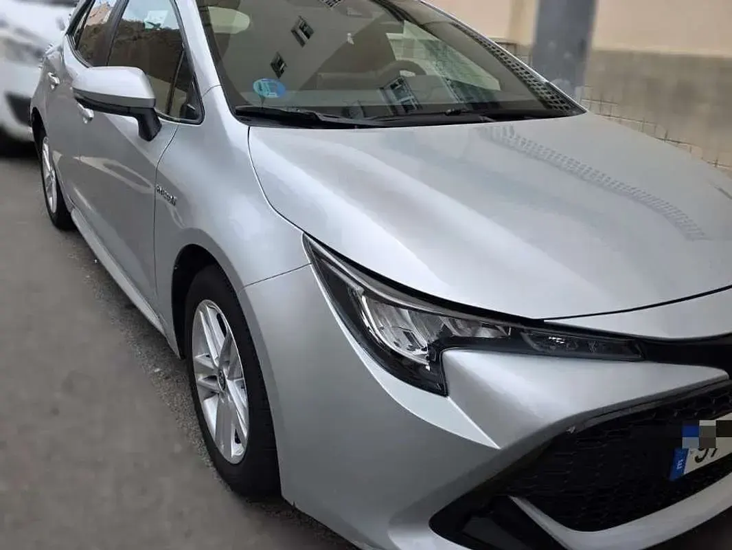 Usado Toyota Corolla Business Edition 98 CV (72 kW) 2021 Gris Berlina