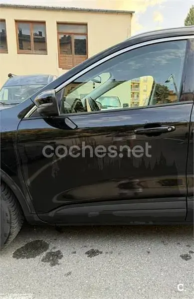 Usado Ford Kuga Titanium 190 CV (139 kW) 2022 Negro SUV
