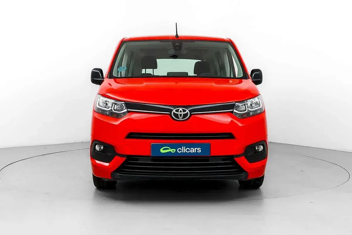 Usado Toyota Proace City Advance 131 CV (96 kW) 2024 Rojo Monovolumen
