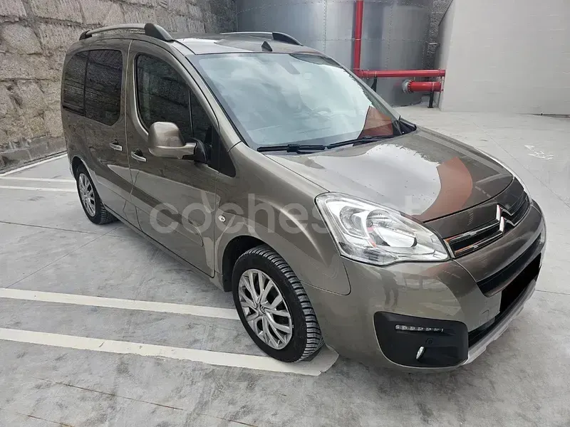 Usado Citroën Berlingo Feel 100 CV (73 kW) 2017 Beige Monovolumen
