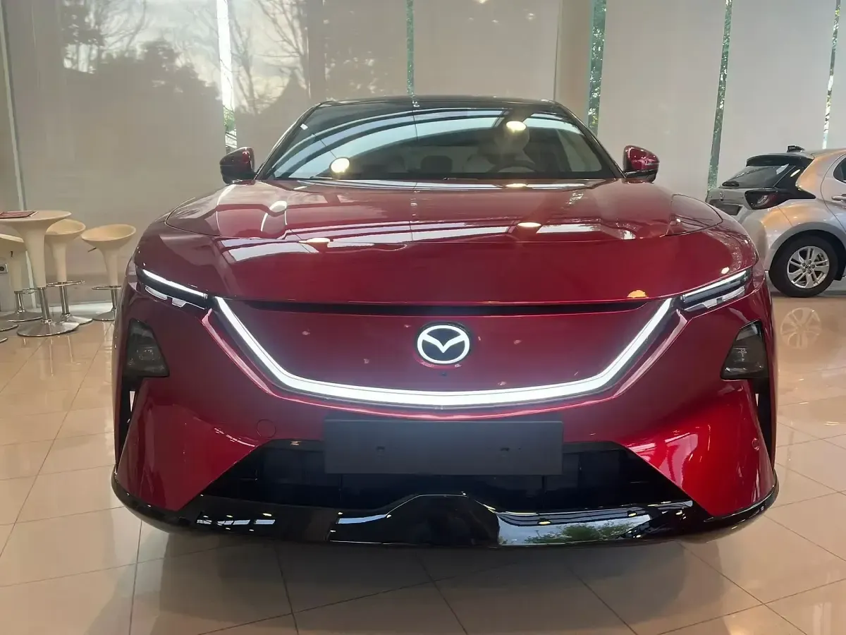Nuevo Mazda CX-6e Takumi-Line 189 kW (258 CV) 2026 Rojo SUV