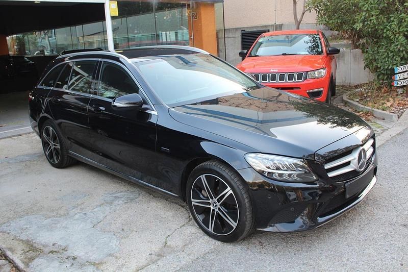 Usado Mercedes C300 310 CV (228 kW) 2021 Negro Familiar