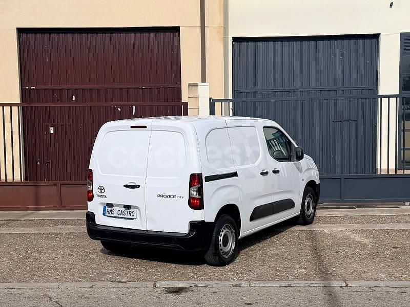 Usado Toyota Proace City City 102 CV (75 kW) 2021 Blanco Monovolumen