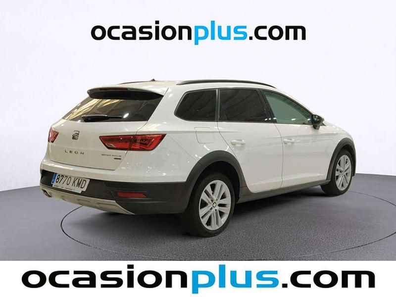 Usado Seat Leon ST FR 150 CV (110 kW) 2018 Blanco Familiar