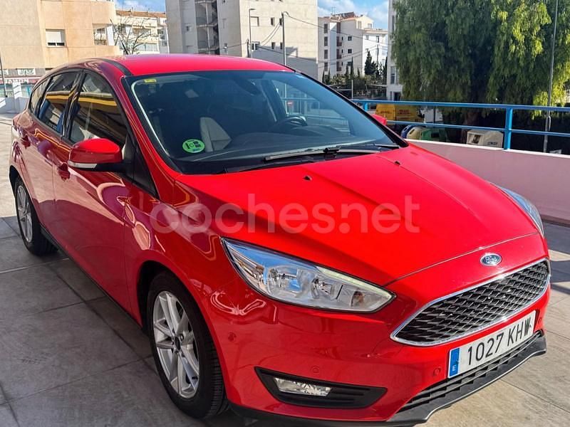 Rojo Usado 2018 Ford Focus Titanium Berlina | 12.500 € (Buen precio) - Imagen 1/4