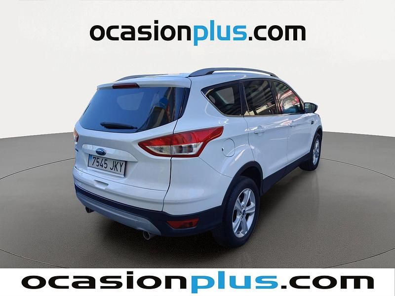 Usado Ford Kuga Trend 120 CV (88 kW) 2015 Blanco SUV