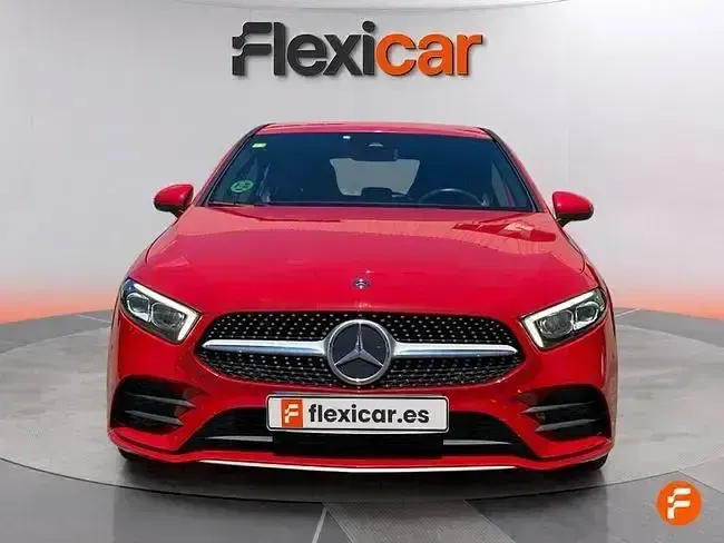Usado Mercedes A180 116 CV (85 kW) 2018 Rojo Berlina
