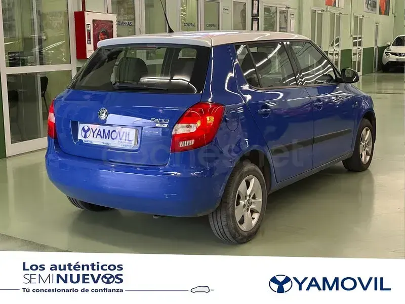 Usado Skoda Fabia 60 CV (44 kW) 2009 Azul Berlina