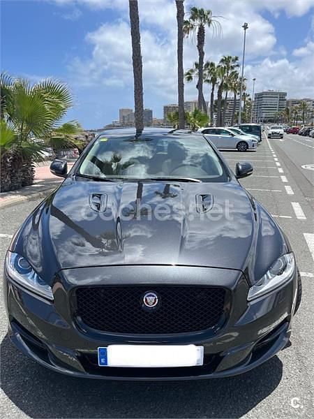 Usado Jaguar XJ Luxury 340 CV (250 kW) 2012 Gris / plata Berlina