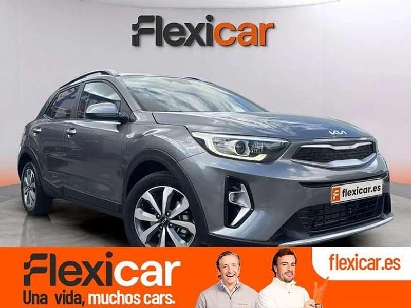 Usado Kia Stonic 101 CV (74 kW) 2025 Gris SUV