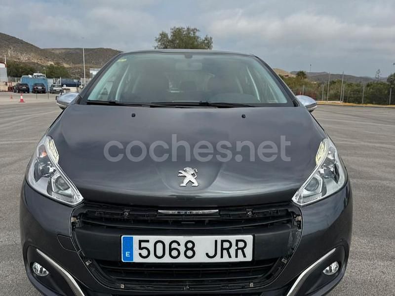 Gris / plata Usado 2016 Peugeot 208 Active Utilitario | 8490 € (Precio justo) - Imagen 1/4