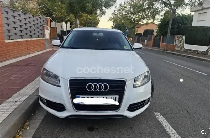 Usado Audi A3 Ambiente 150 CV (110 kW) 2012 Blanco Utilitario