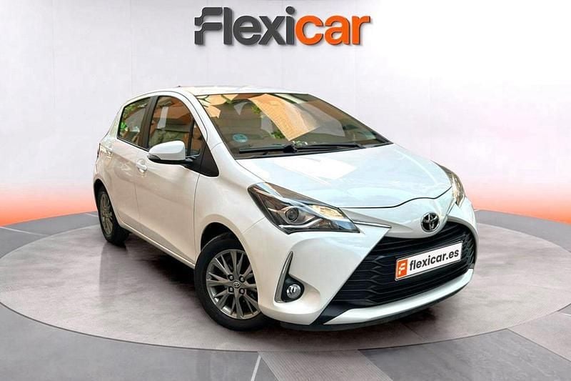Blanco Usado 2019 Toyota Yaris Active Berlina | 11.290 € (Precio justo) - Imagen 1/4
