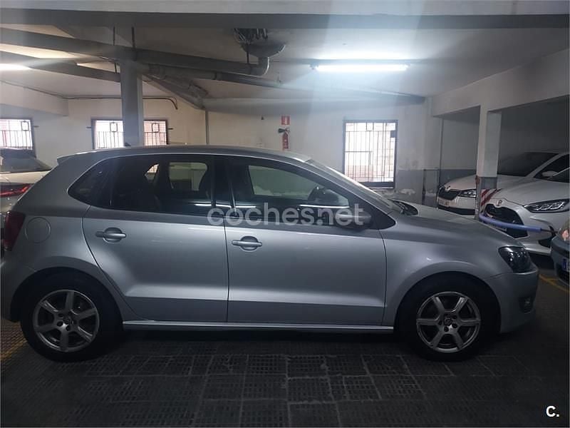 Usado VW Polo Advance 105 CV (77 kW) 2012 Gris / plata Utilitario