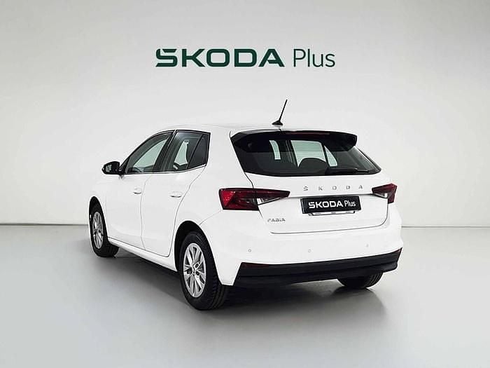 Blanco Usado 2023 Skoda Fabia Ambition Utilitario | 15.900 € (Caro) - Imagen 1/4