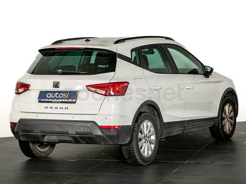 Usado Seat Arona Ecomotive 95 CV (69 kW) 2018 Blanco SUV