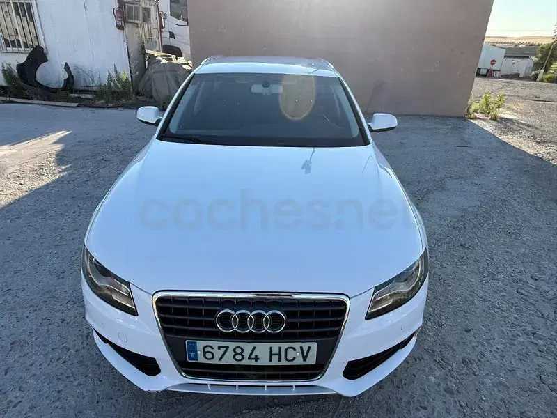 Usado Audi A4 136 CV (100 kW) 2011 Blanco Familiar