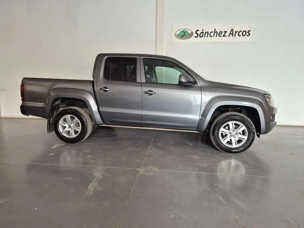 Usado VW Amarok Trendline 179 CV (131 kW) 2017 Gris Pickup/Camioneta