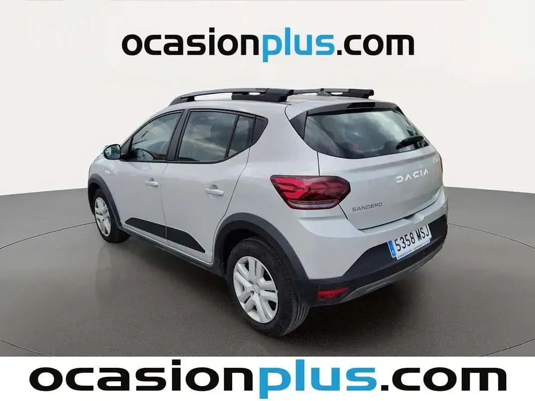 Usado Dacia Sandero Expression 91 CV (66 kW) 2024 Gris Utilitario